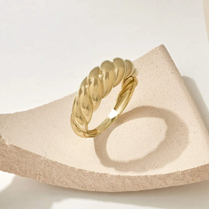Croissant Ring | Gull