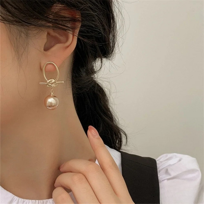 Elegant Perle Drap Earring