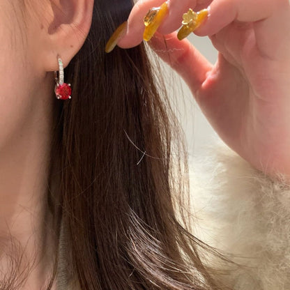 Celira Orvane Øredobber | Hvit Gull